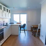 Дом отдыха Hidden Gem Townhouse -